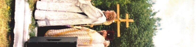 Прибытие Большого Волжского крестного хода к месту будущего савеловского храма. 2005 г.